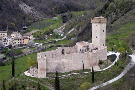 LE PERIFERIE DI FOLIGNO: LA STORIA DI CAPODACQUA