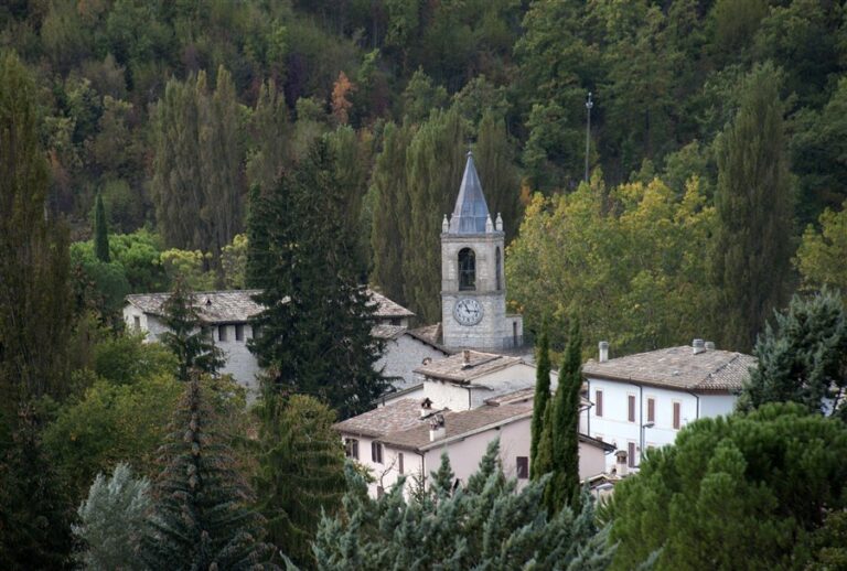 FOLIGNO: LA FRAZIONE DI SCOPOLI TRA STORIA, CULTURA E TESORI NASCOSTI