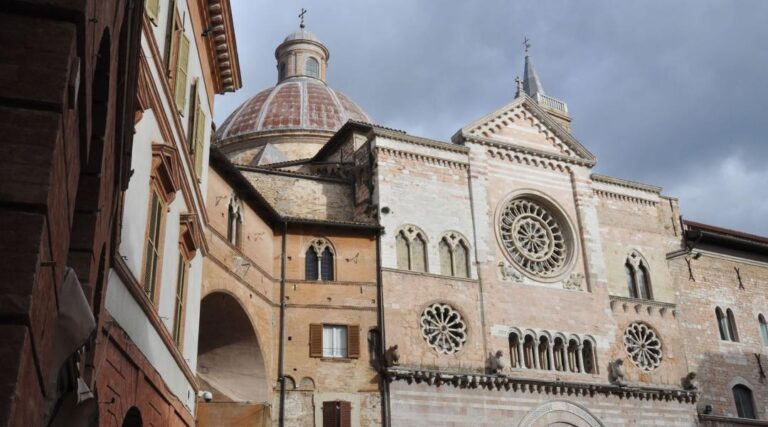 LA CATTEDRALE DI SAN FELICIANO A FOLIGNO, CENNI E CURIOSITA’