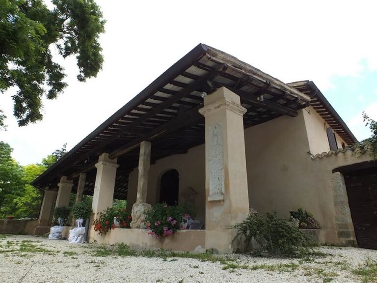 IL SANTUARIO DELLA MADONNA DELLE GRAZIE A RASIGLIA