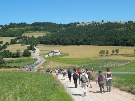 CON “APPIEDI” DIECI CAMMINI PER IMMERGERSI “APPASSOLENTO” NELLA VALLE UMBRA