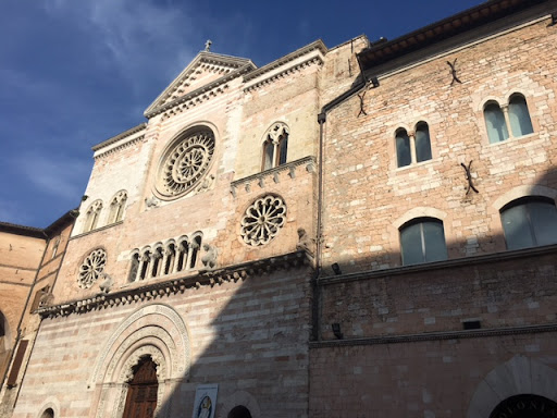 PASQUA A FOLIGNO: TRADIZIONI E CELEBRAZIONI